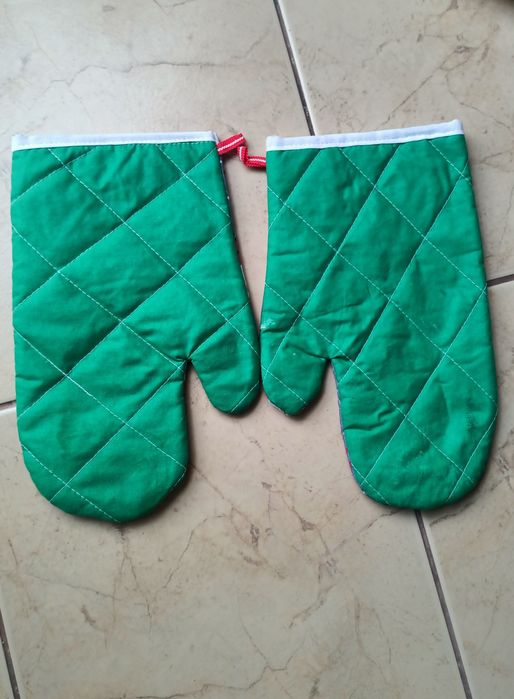 Rękawice kuchenne z mikołajem