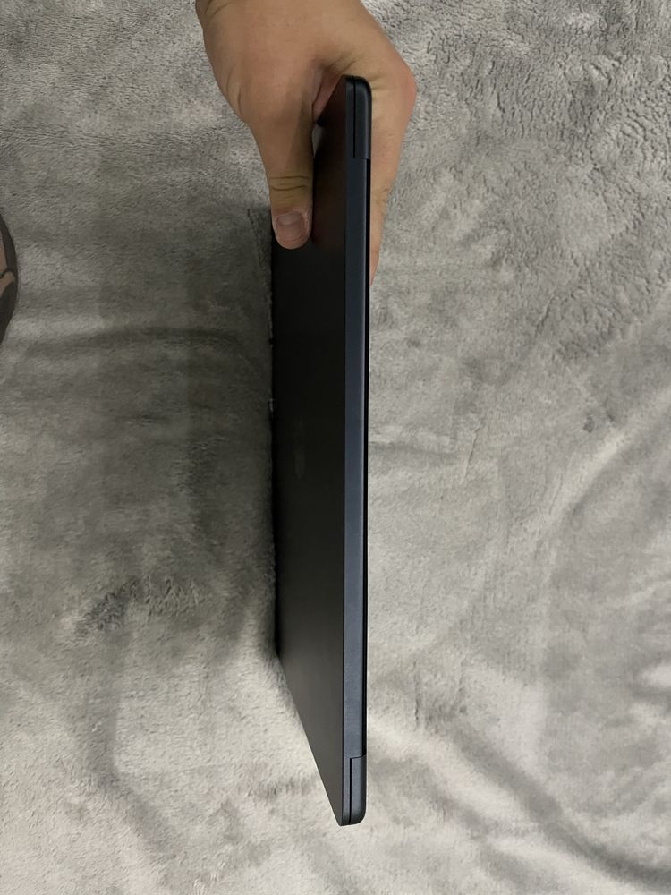 Macbook air m2 13,6 8/256