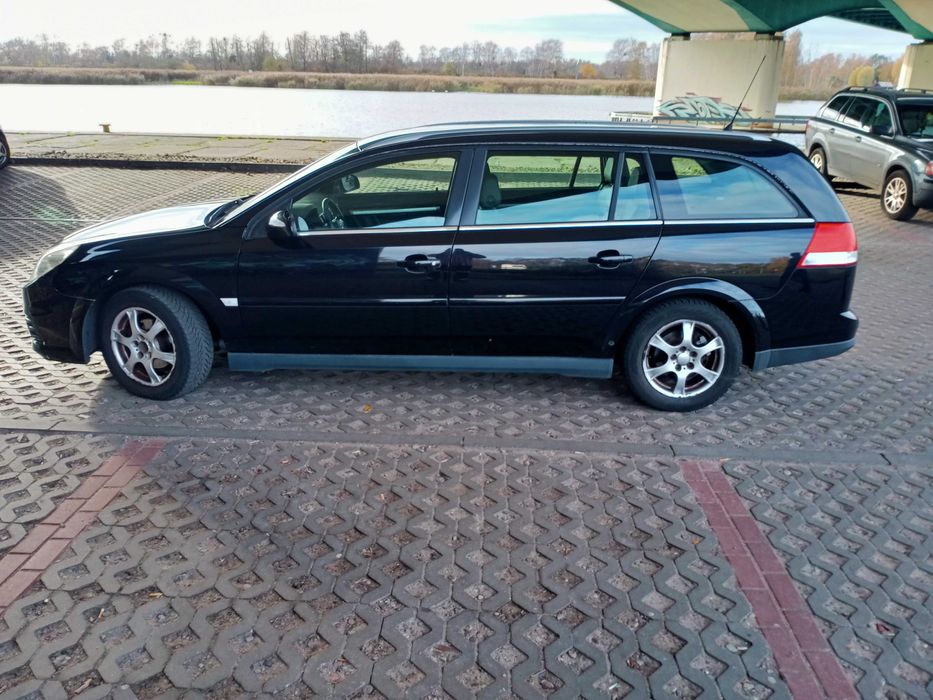 Opel Vectra kombi 2008 r. 1,9 D . Przebieg 298 tys .