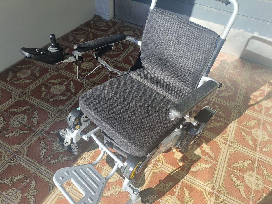Cadeira de Rodas Elétrica PANTERA MQC - Com Garantia