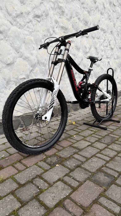 Norco Team DH 2010 M 26’ Specialized Trek Scott Giant Santa Cruz Pivot