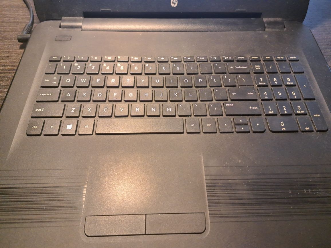 Laptop HP 17 cali 4GB RAM WIN 10