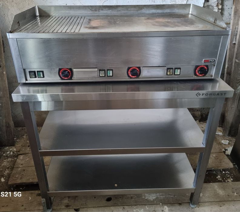 Plyta grillowa Red fox 3 strefowa na prad  i salamander swietny stan