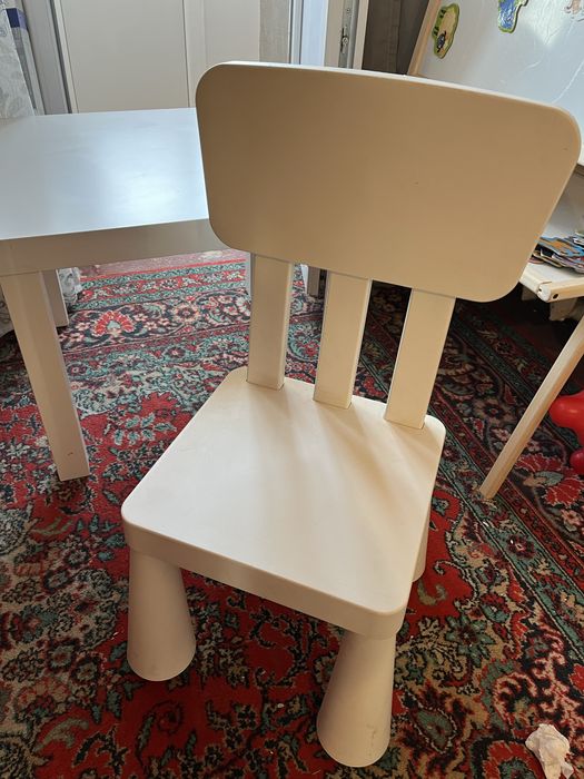 Дитячий стіл і стільчик