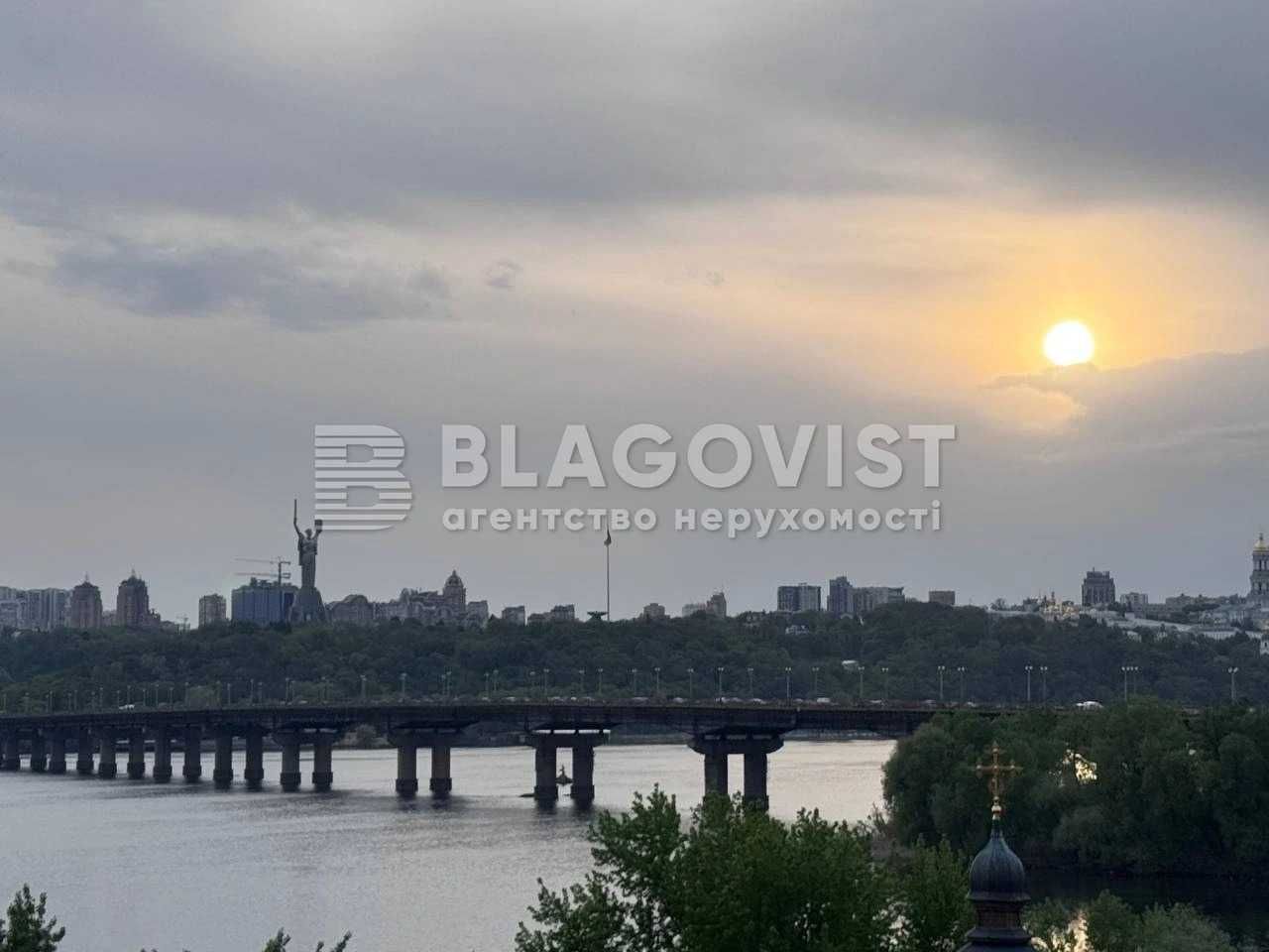 Продам видову 3 кім.квартиру.Дніпровська наб.3. м.Лівобережна.Позняки.