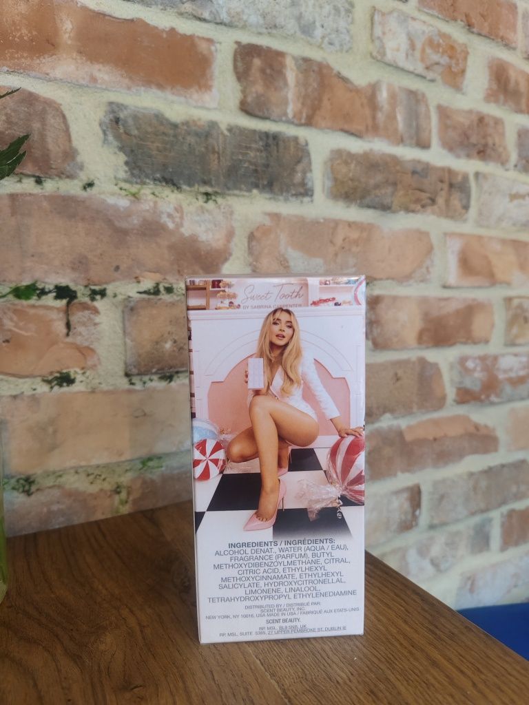 Perfumy Sabrina Carpenter Sweet Tooth brązowe, różowe, czerwone