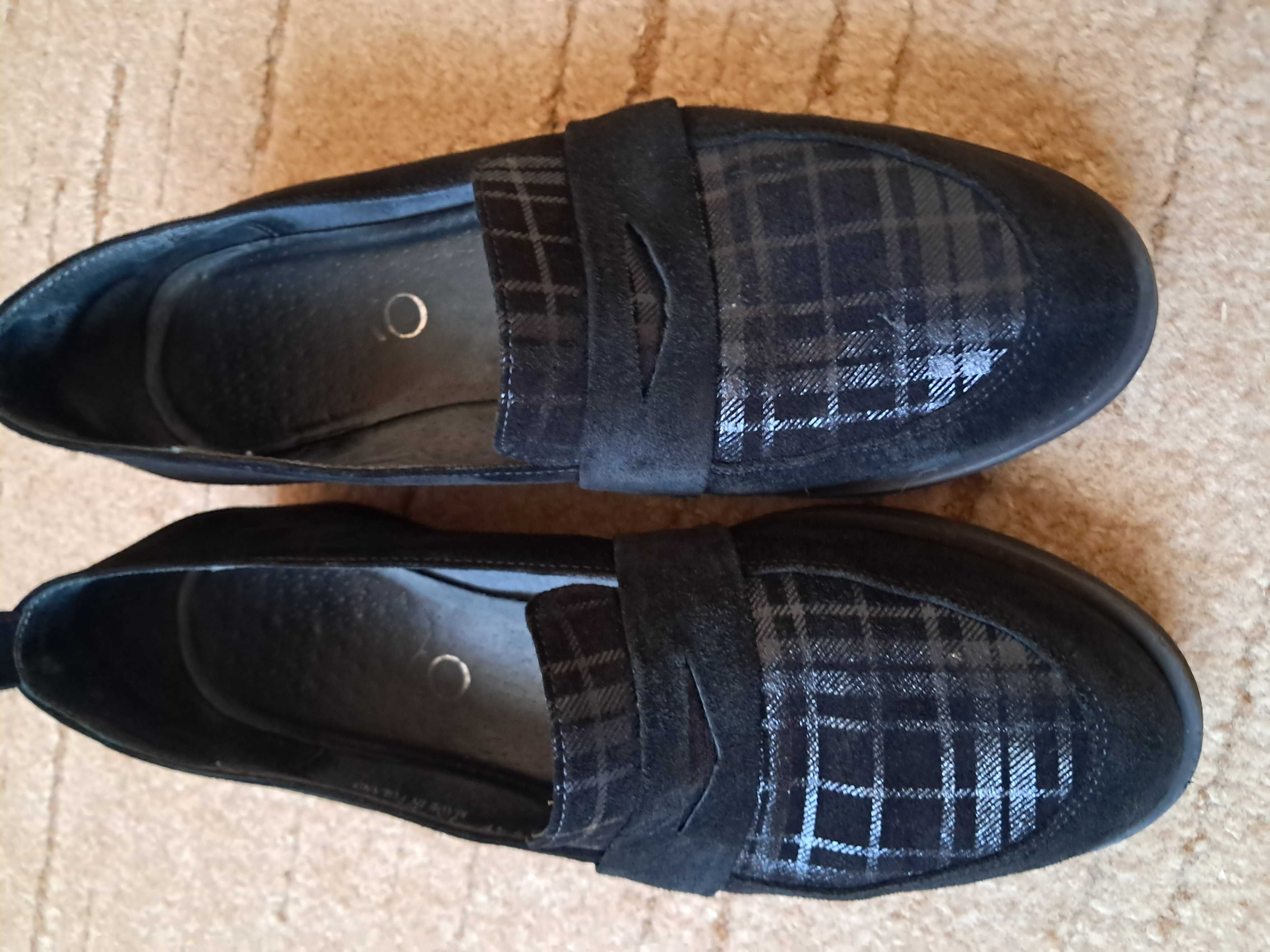 Buty zamszowe, czarne rozm. 39,5, firmy Ryłko