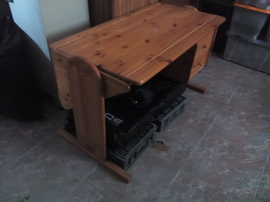 Secretaria em madeira usada