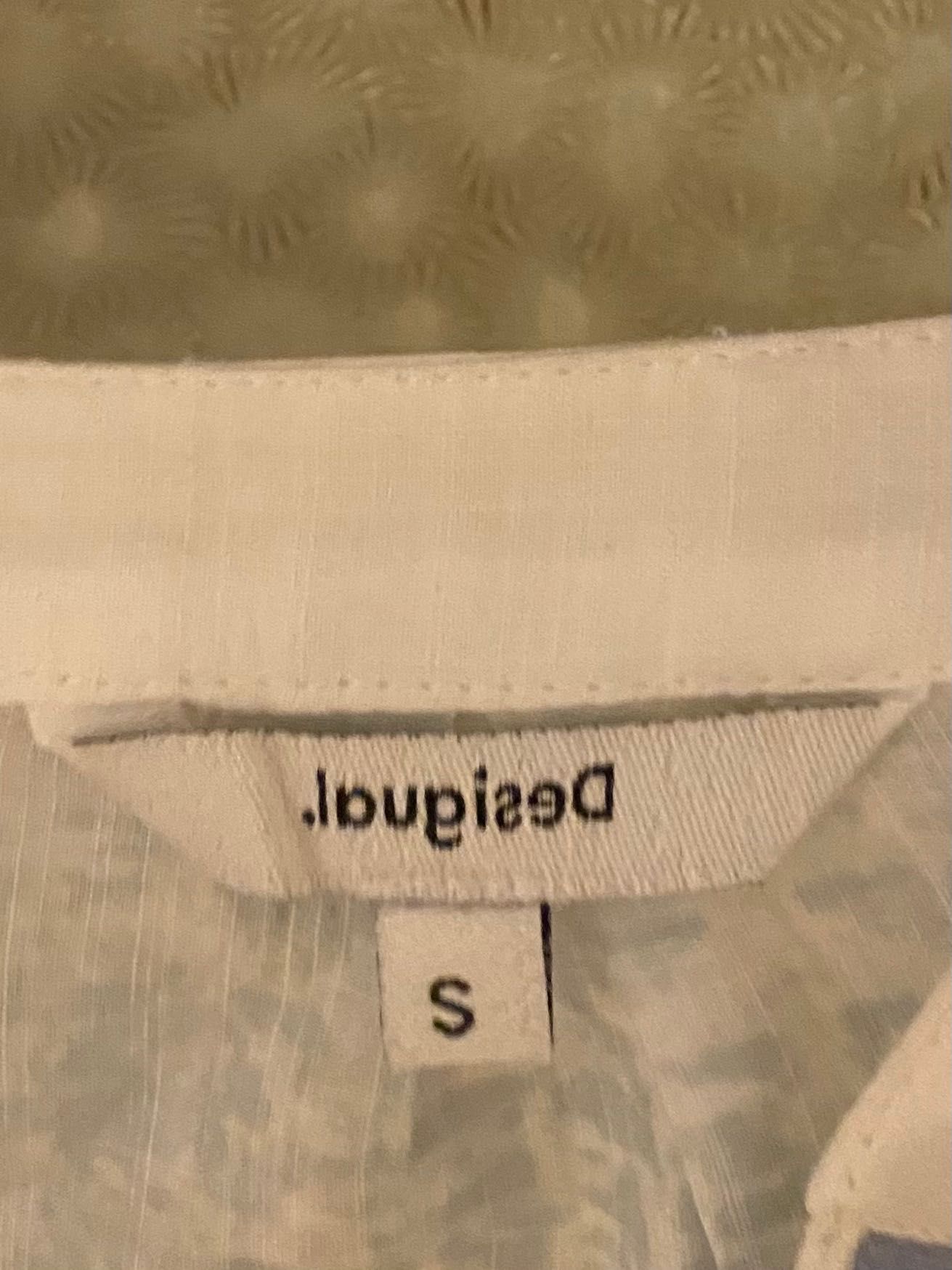 Camisa / Blusa Desigual com bordados, usada 1 vez, S/36
