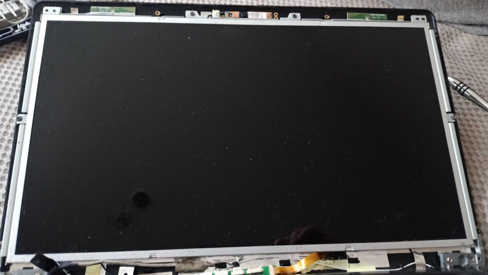 Laptop Asus K52J Intel Core i5 8GB RAM +zasilacz oryginalny bez dysku.