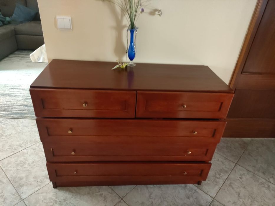 Cama c/colchão  Solteiro + Cómoda de quarto/corredor.