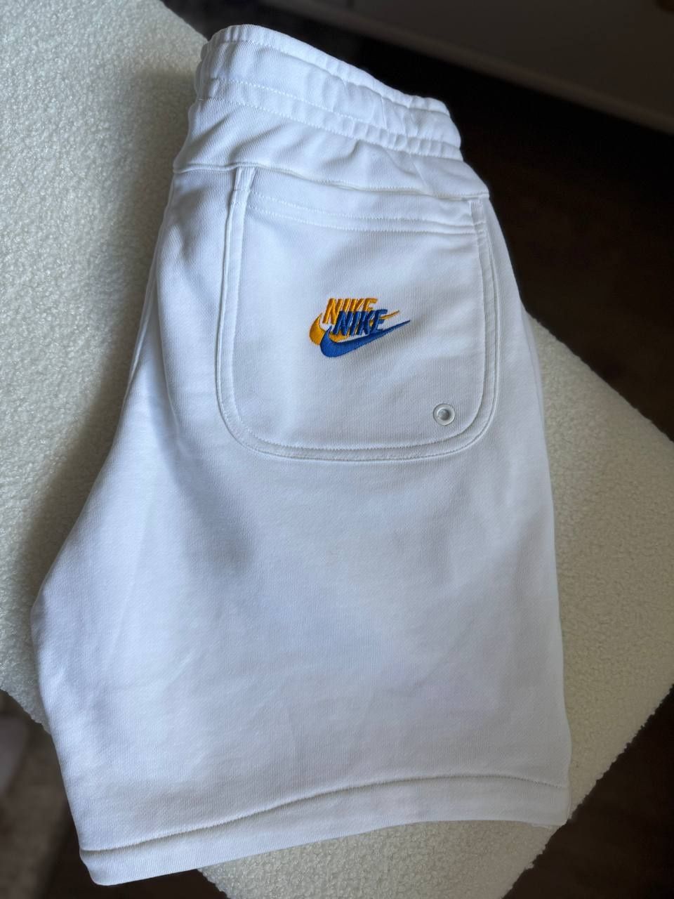 Шорти Nike  DD 4682-100 нові оригінал