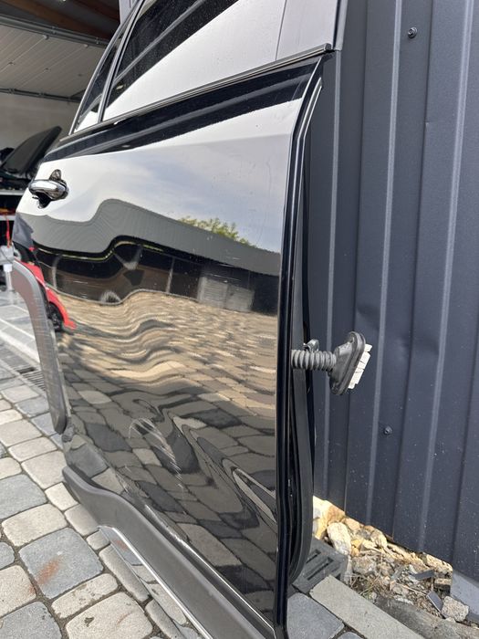Продам заднюю правую дверку toyota RAV4 5 поколения