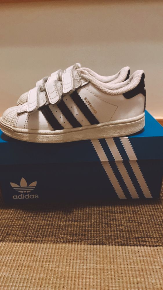 Ténis Adidas Superstar criança 26