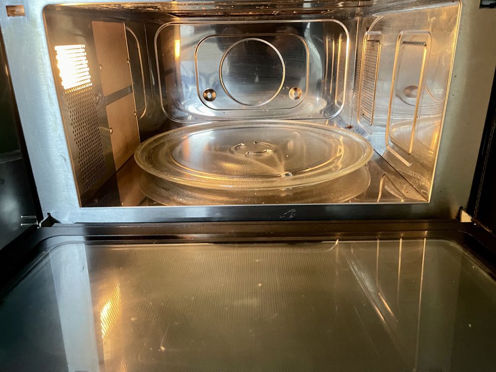 Whirlpool JT 356/BL Kuchnie mikrofalowe wolnostojące Grill para 1000W