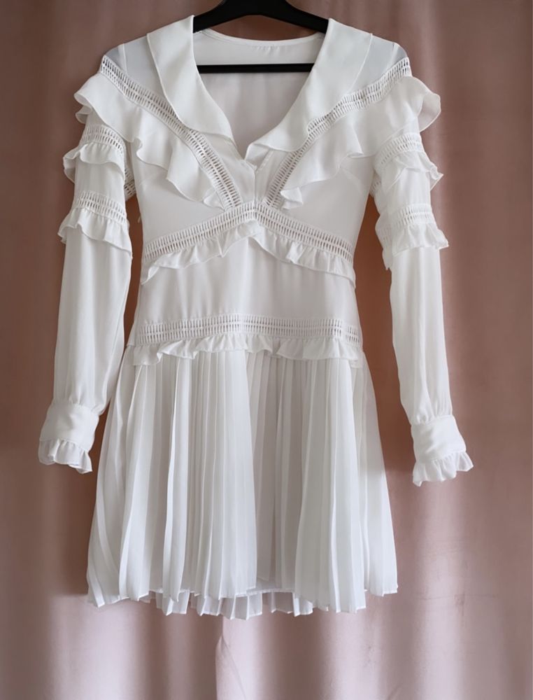 Sukienka biała falbanki XS