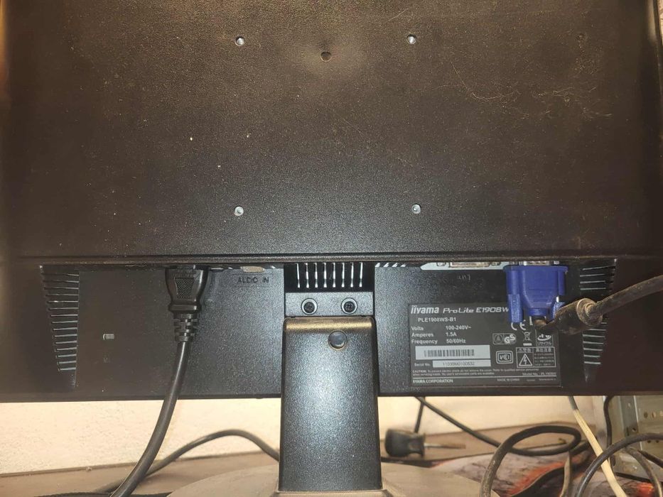 Monitor LCD iiyama 19" ProLite E1908 + kabel