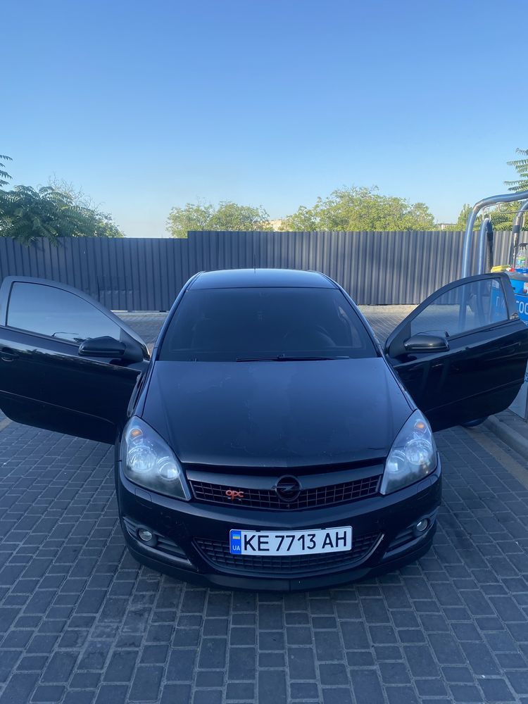 Opel astra h gts