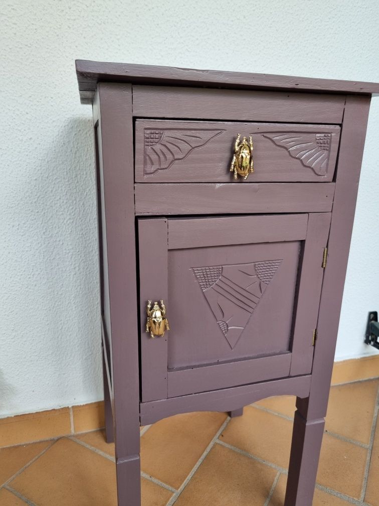 Mesa cabeceira restaurada