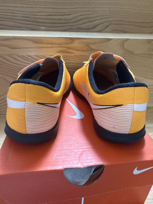 Buty halówki na rzepy NIKE rozmiar 31,5