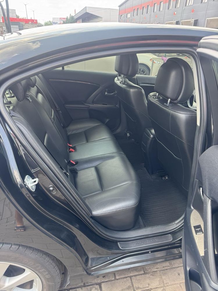 Продам Toyota Avensis