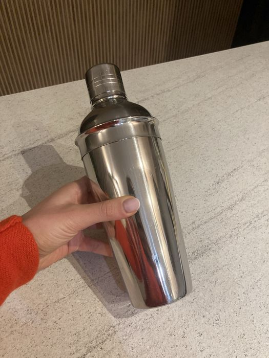 Metalowy shaker ze stali nierdzewnej