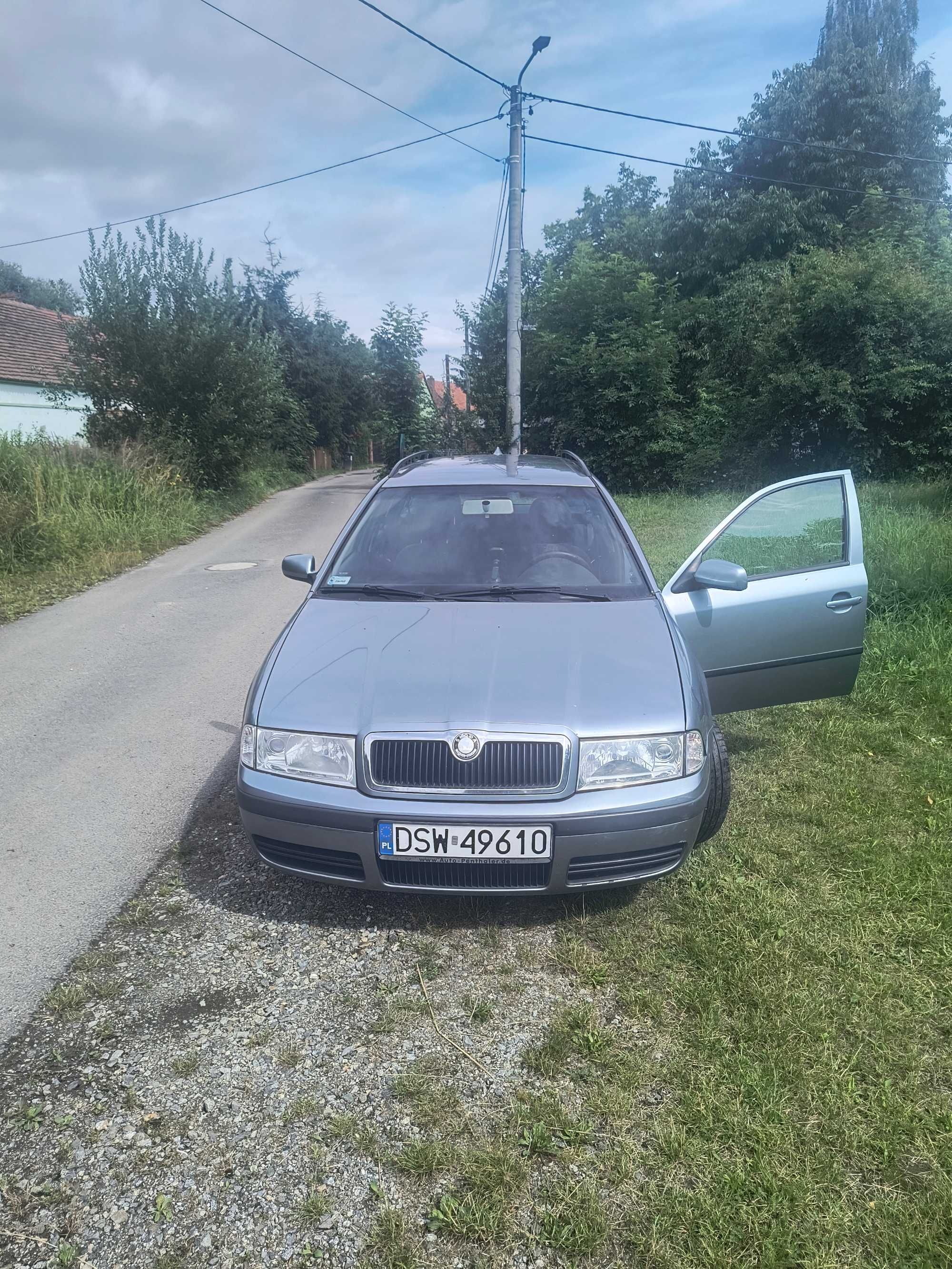 Skoda Octavia 1,9 Combi Ambiente 4x4
Rok 2004