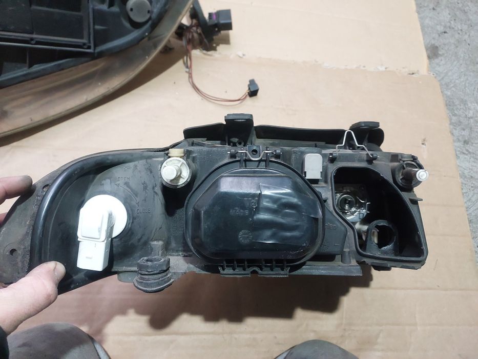 Reflektory audi a4 b5 lift / oryginalne lampy valeo soczewka