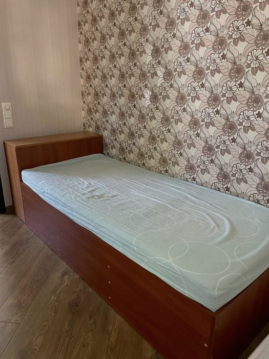 Продамо набір з чотирьх меблів