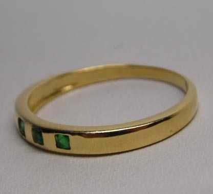 Pierścionek naturalne kwadratowe szmaragdy srebro złocone R.19.