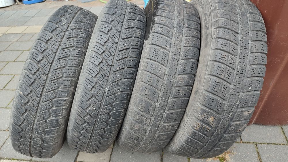 Sprzedam opony zimowe 155/80 R13 50zl za wszystkie