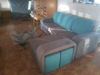 Sofa chaise e mesas de centro sala