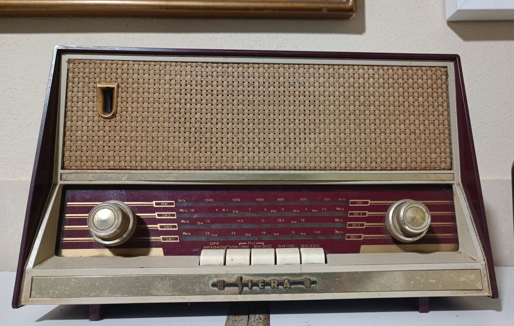 Rádio antigo a funcionar