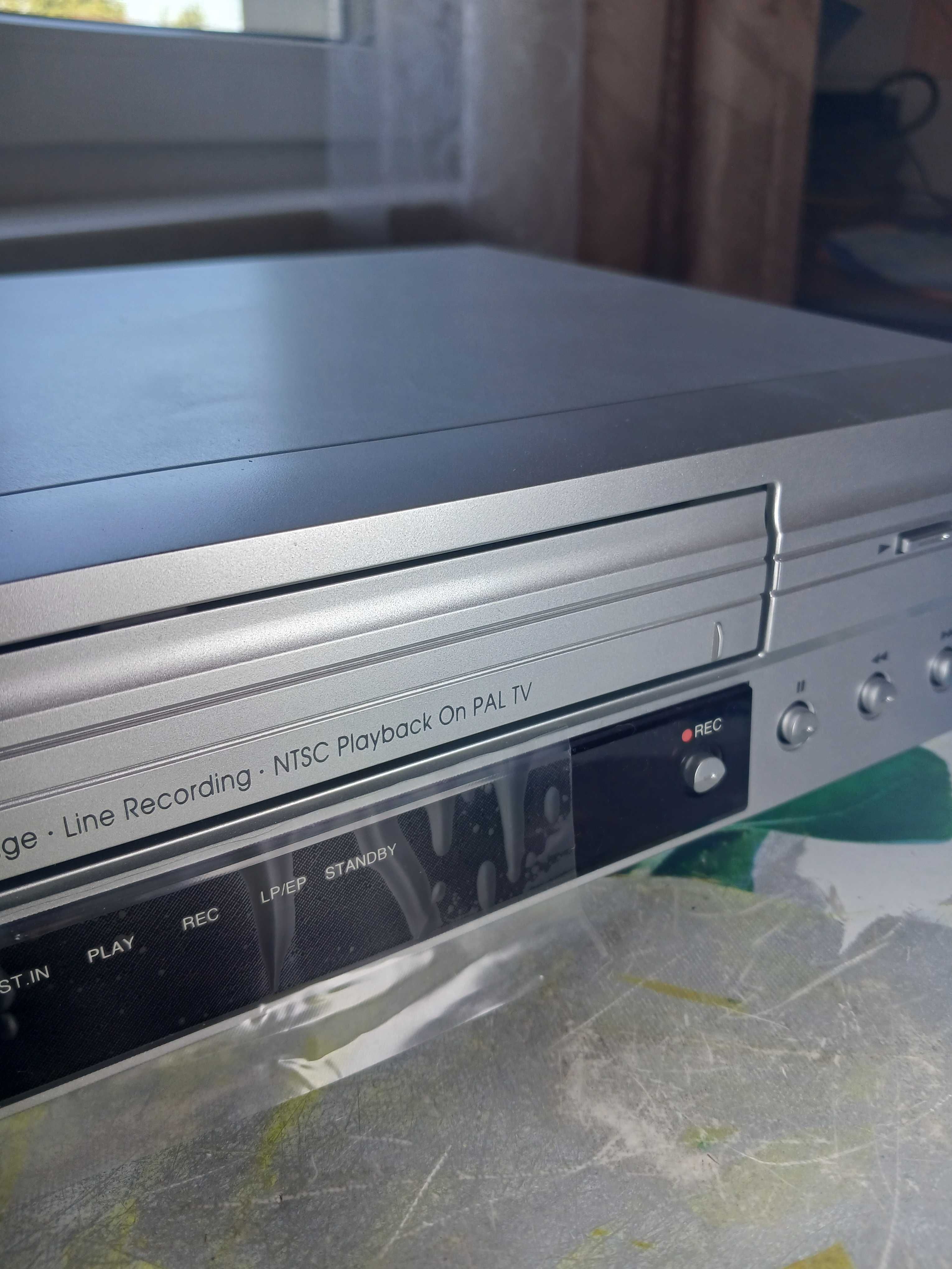Відеомагнітофон LG L418 Super Multi System (VHS)