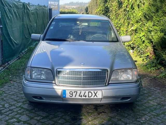 MERCEDES BENZ C180 SPORT BOM ESTADO PARA PEÇAS OU CIRCULAR