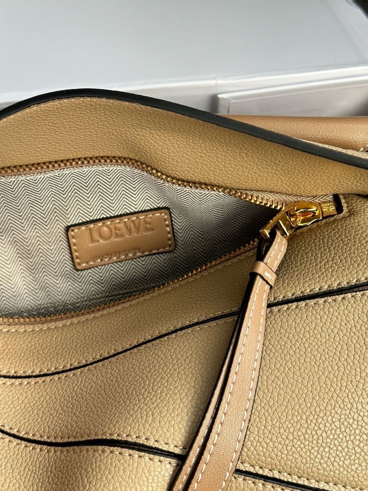 Torebka Loewe Small Puzzle Bag in Clasic Calfskin Beige