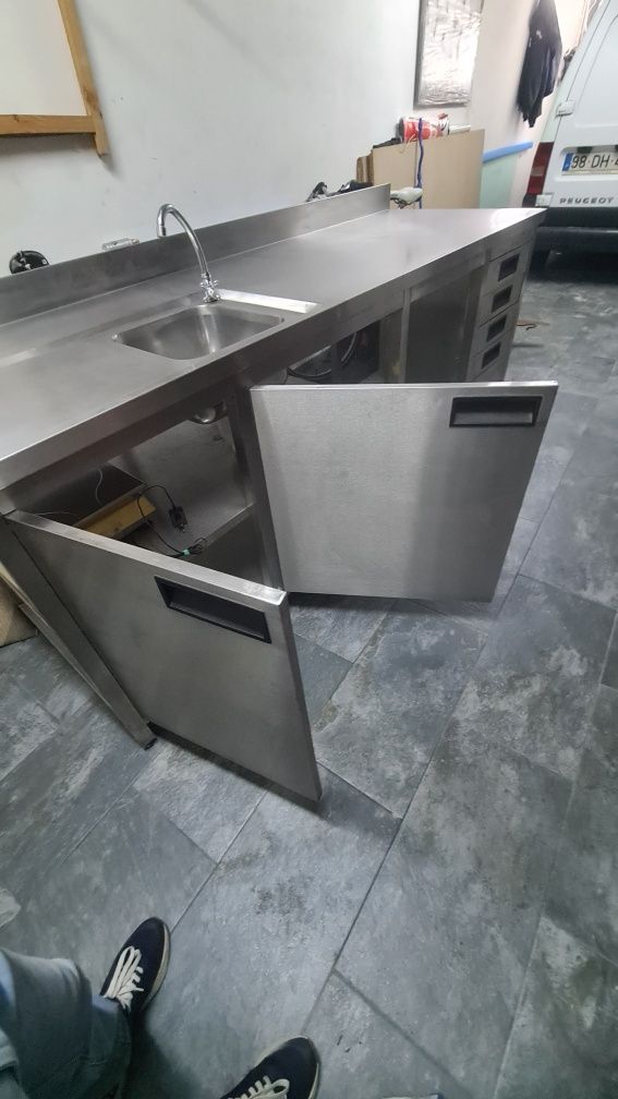 Bancada inox com pia