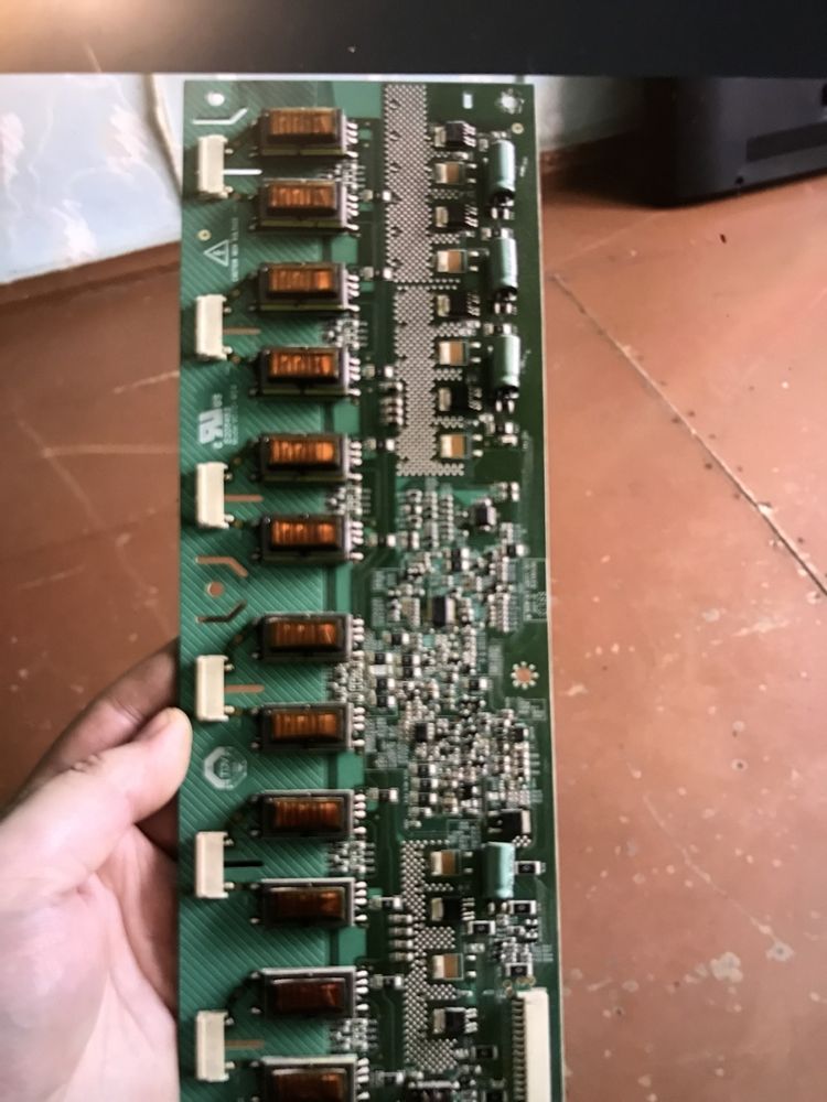 Інвертор телевізора samsung LE32S81B 4H.V0708.661 /A Model:V070-W04