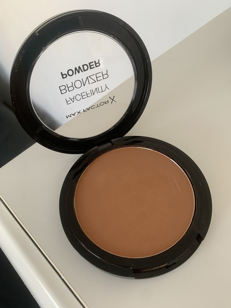 Max factor bronzer