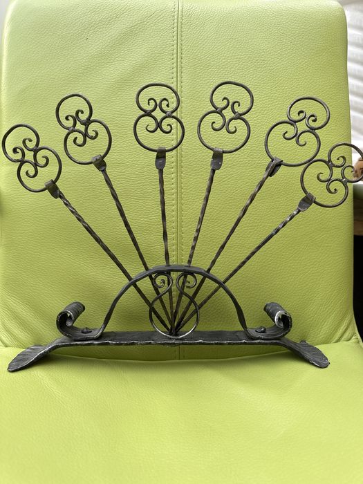 Ręcznie kuty stojak na kije do szaszłyków szampury szpikulce szpilki