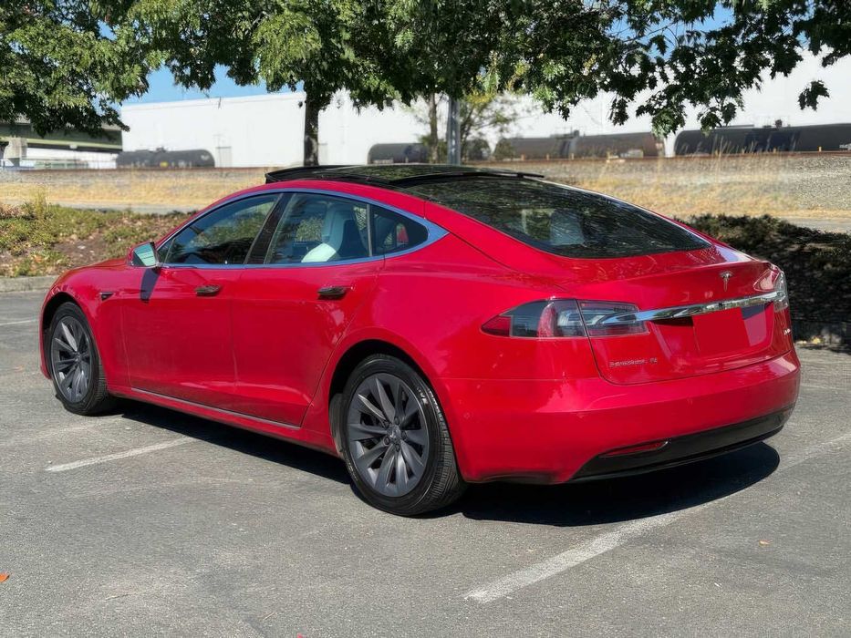 Tesla Model S 100D      2018