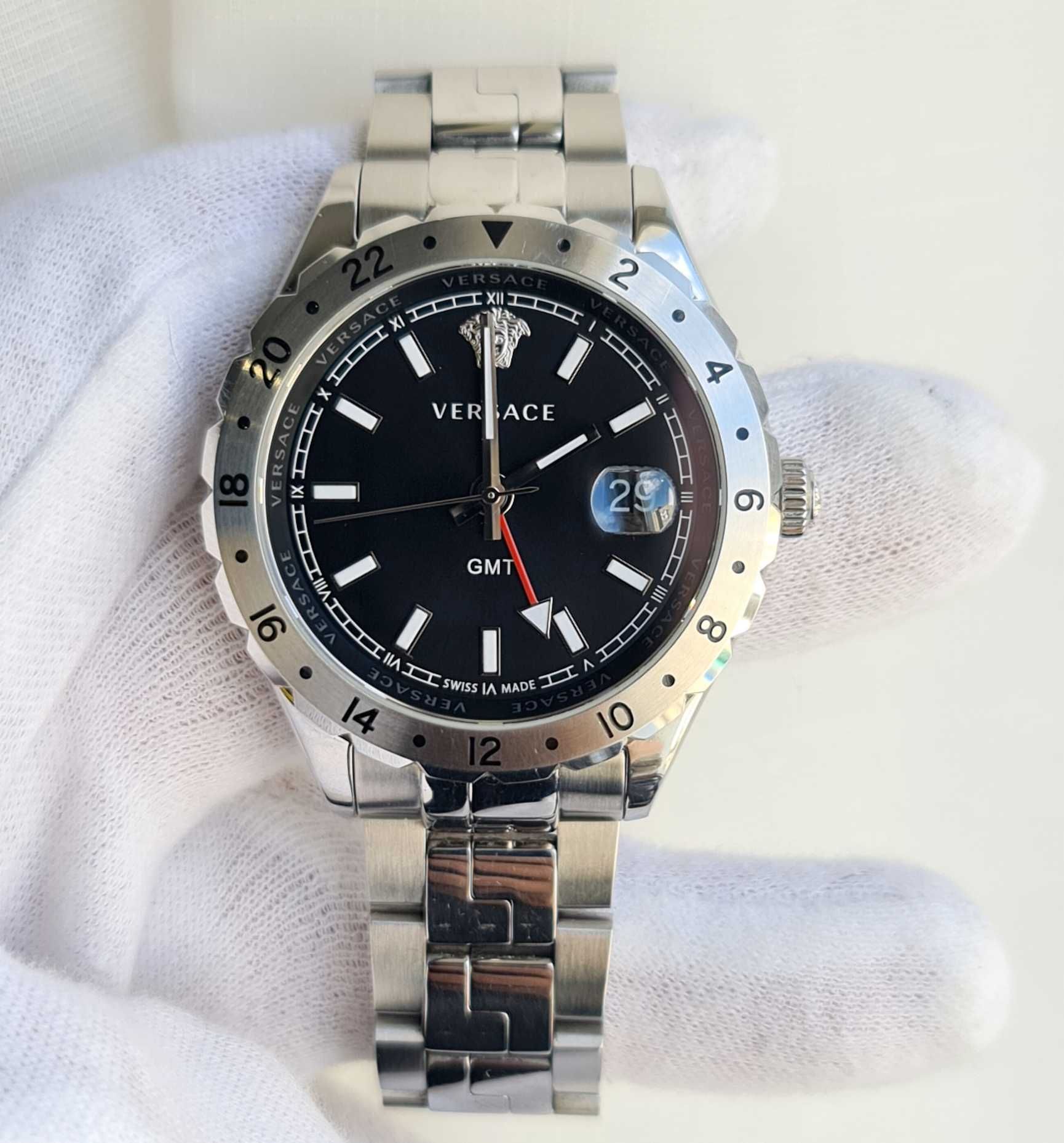 Чоловічий годинник часы Versace V11020015 Hellenyium GMT 42mm Sapphire