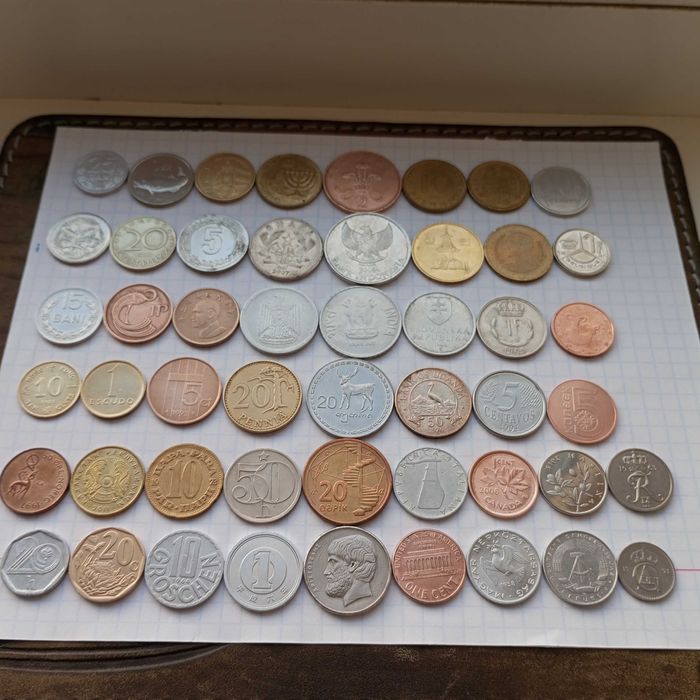 Продам набор монет без повторов 50 стран мира.Все континенты.