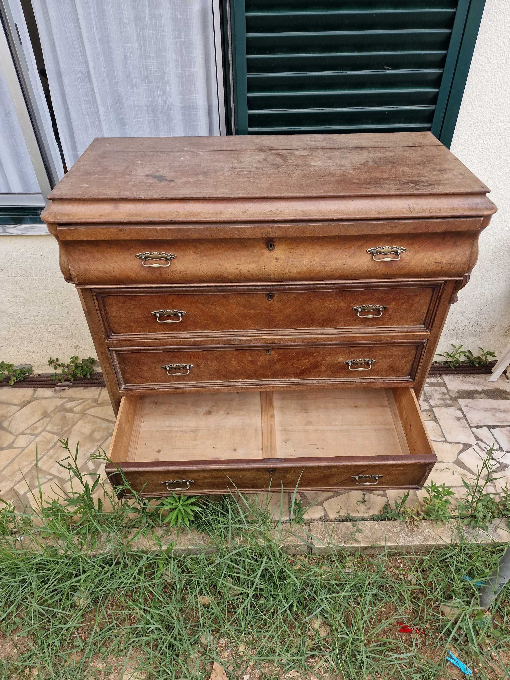 comoda com 100 anos