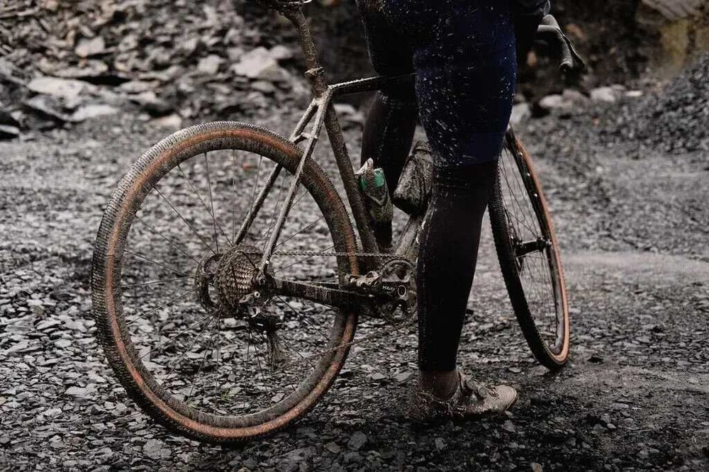 NOWE koła gravelowe Hunt 4 Season Gravel Disc 700C SRAM xDR 1689g FV