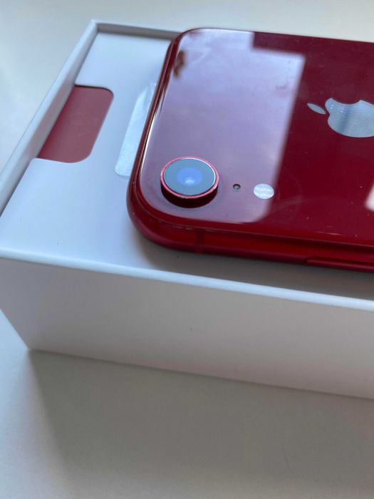 Iphone XR czerwony używany 64 GB