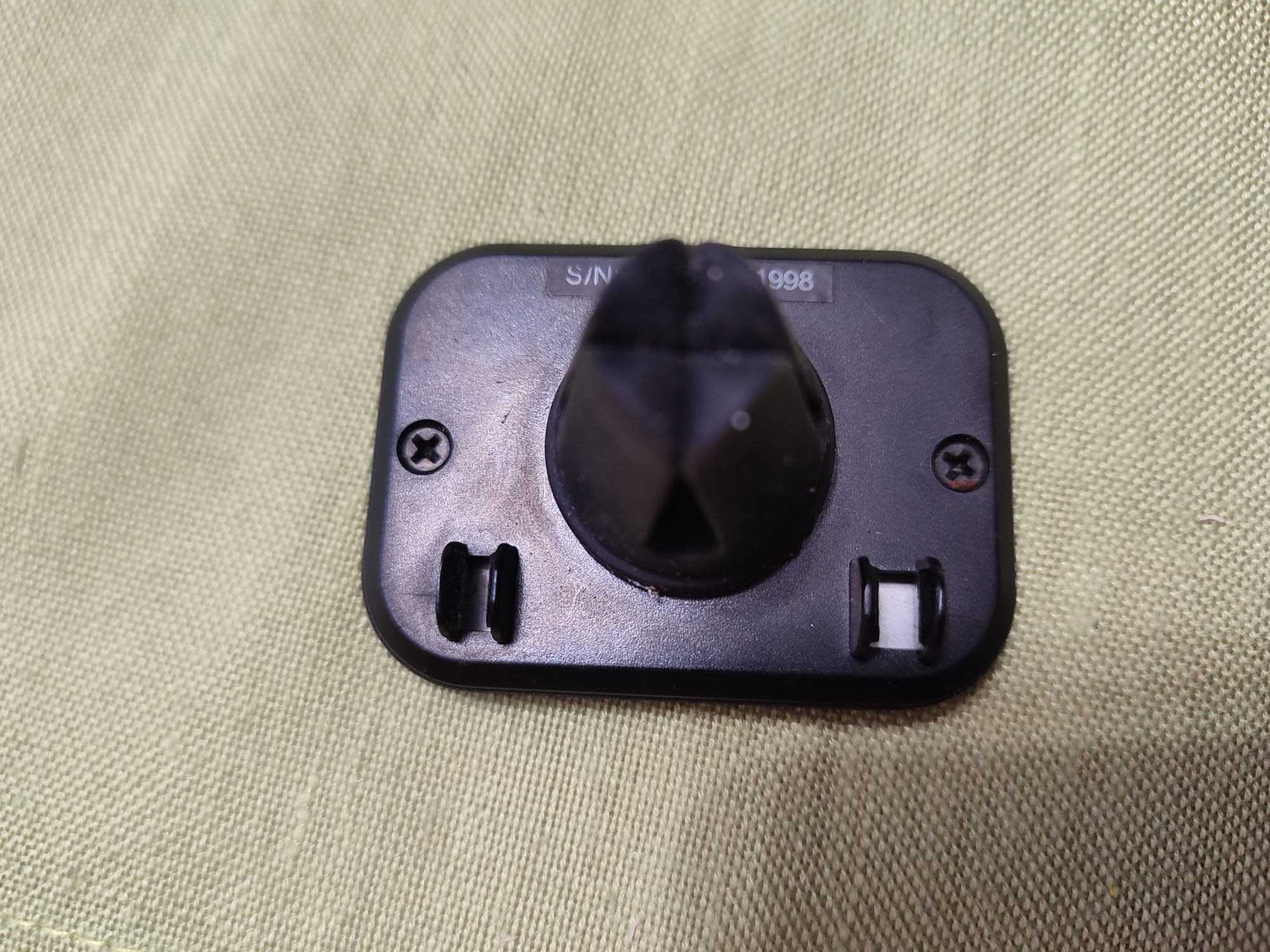 Transmiter do samochodu + uchwyt magnetyczny na telefon