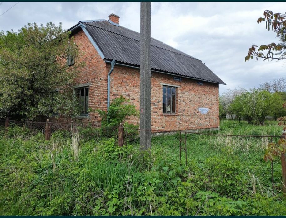 Продається будинок у селі Іванівці.