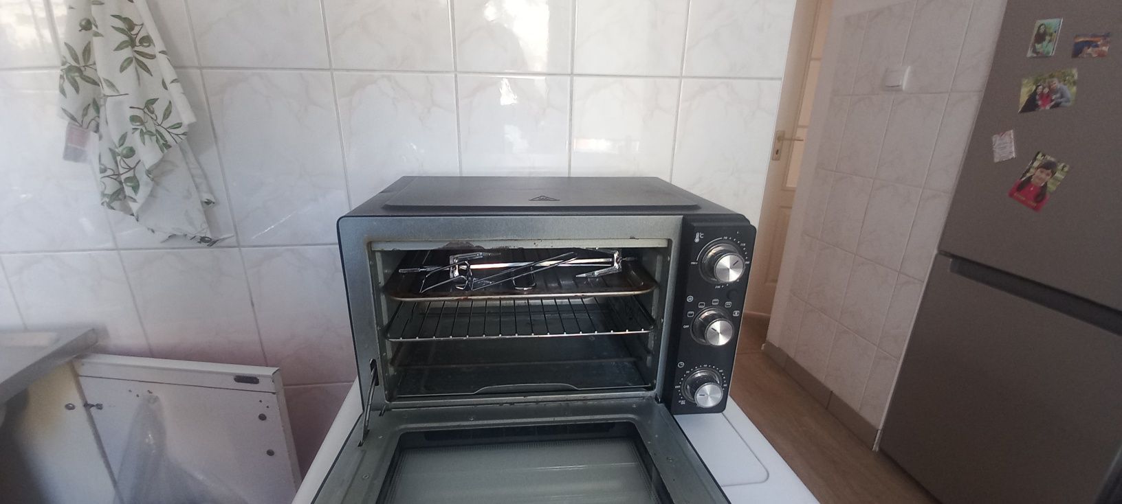 Mini piekarnik Raven EPI005 Rożen 28l