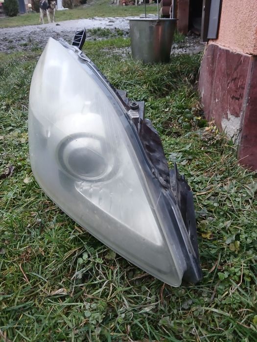 Адаптивна фара на Опель зафіра В 2008р